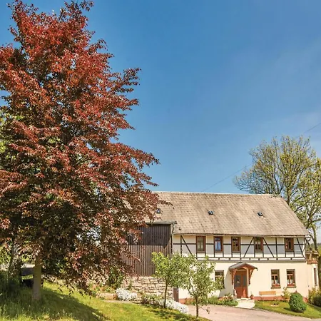 Two-bedroom In Zeulenroda-triebes Apartman *