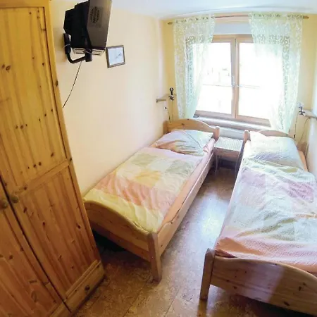 Two-bedroom In Zeulenroda-triebes Apartman Weckersdorf