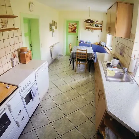 Two-bedroom In Zeulenroda-triebes Apartman Weckersdorf