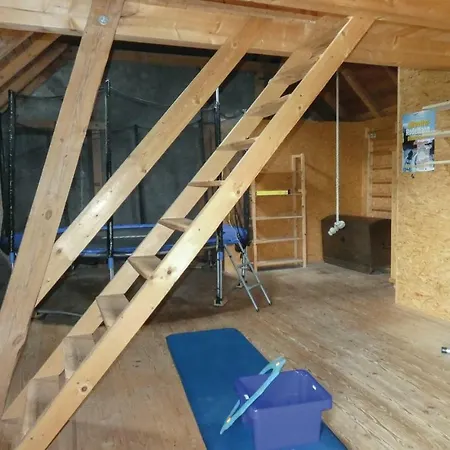 Two-bedroom In Zeulenroda-triebes Apartman Weckersdorf