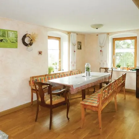 Two-bedroom In Zeulenroda-triebes * Weckersdorf